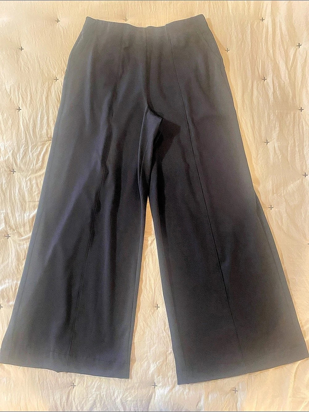 Theory Wide Leg Pants in Black Size Medium Like New